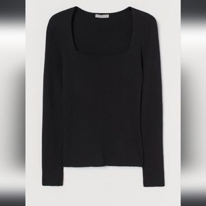 SIZE L.  NWT.  H&M Black fitted sweater.